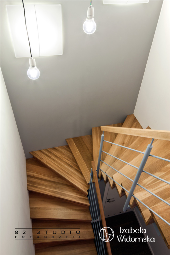 Pięknie na dwóch poziomach | Dobre życie, równowaga | Projekt wnętrza architekt Izabela Widomska